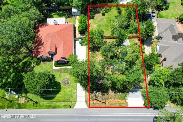 W Diamondhead Drive, Diamondhead, MS 39525