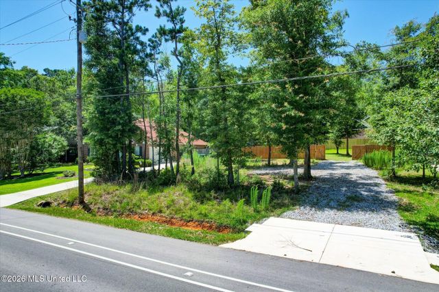 W Diamondhead Drive, Diamondhead, MS 39525