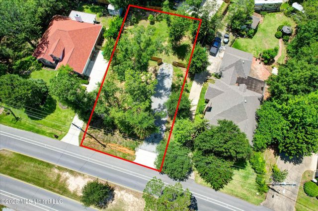 W Diamondhead Drive, Diamondhead, MS 39525