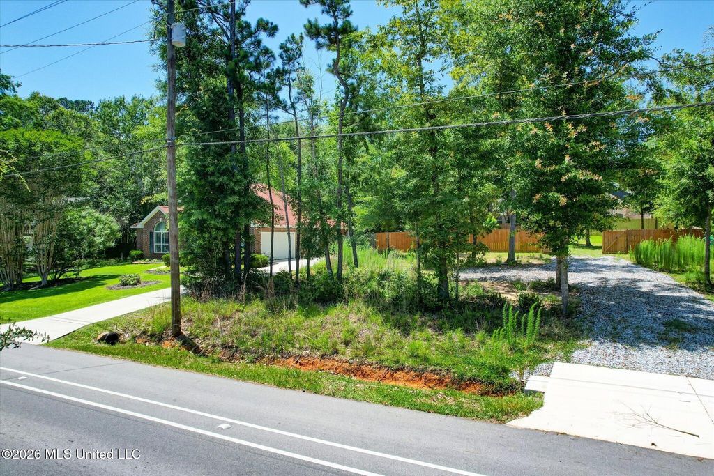 W Diamondhead Drive, Diamondhead, MS 39525