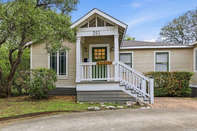261 E Oakview Pl, San Antonio, TX 78209