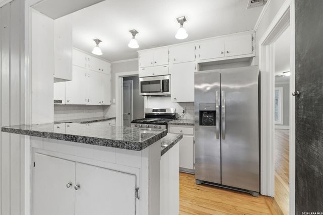 261 E Oakview Pl, San Antonio, TX 78209