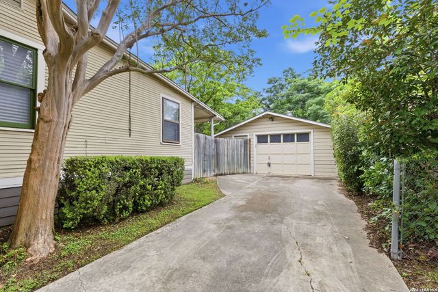 261 E Oakview Pl, San Antonio, TX 78209