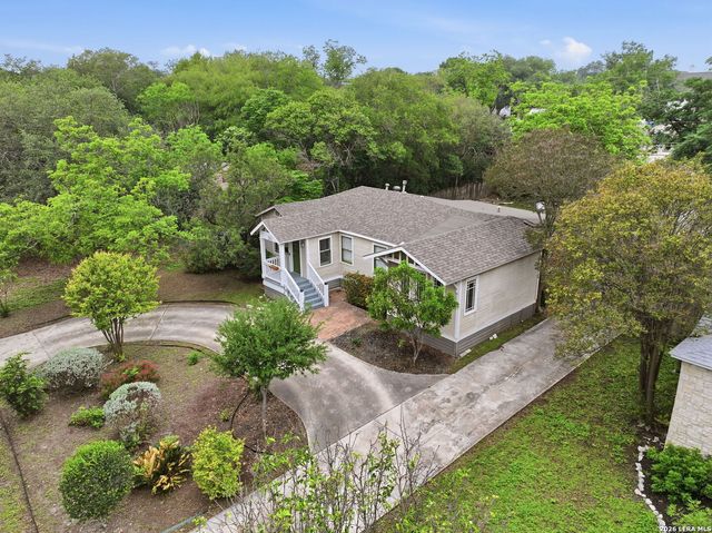 261 E Oakview Pl, San Antonio, TX 78209