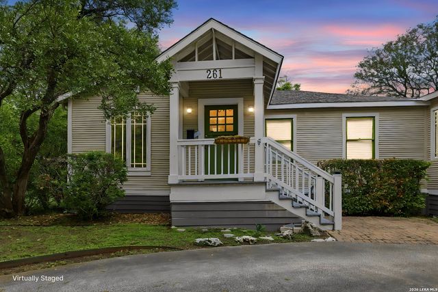 261 E Oakview Pl, San Antonio, TX 78209