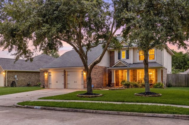 3915 Eastland Lake Drive, Richmond, TX 77406