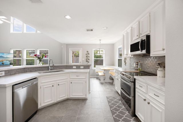 3915 Eastland Lake Drive, Richmond, TX 77406