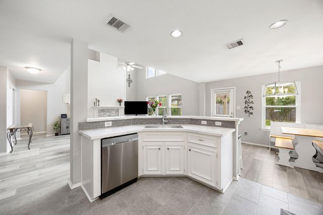 3915 Eastland Lake Drive, Richmond, TX 77406