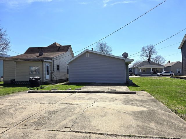 116 E South Street, Shelbyville, IN 46176
