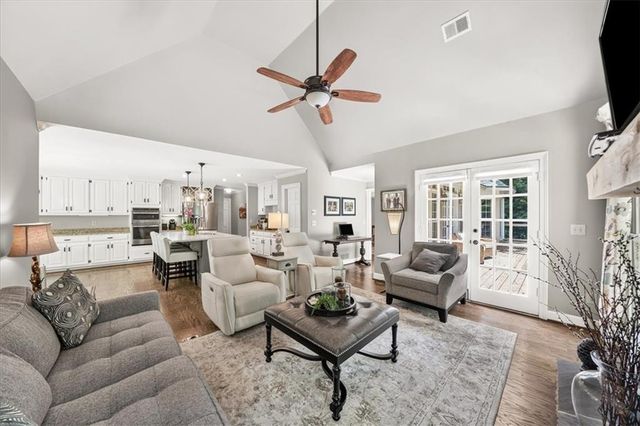 225 Skidaway Court, Alpharetta, GA 30022