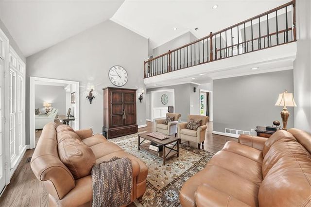 225 Skidaway Court, Alpharetta, GA 30022