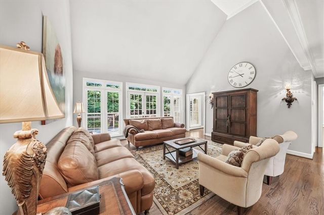225 Skidaway Court, Alpharetta, GA 30022