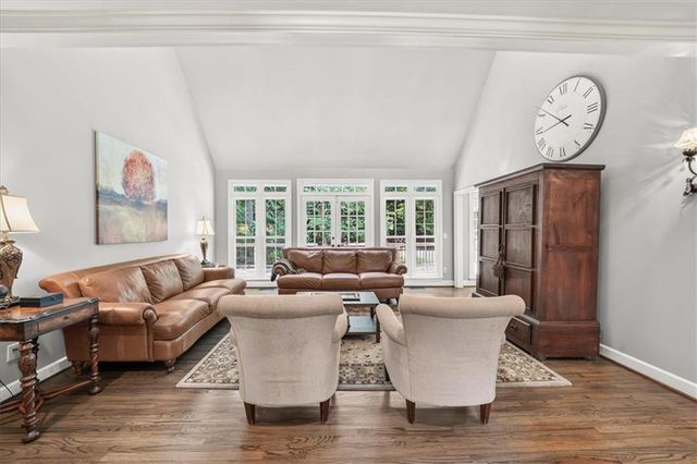 225 Skidaway Court, Alpharetta, GA 30022
