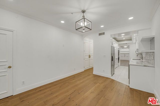 342 N Palm 102, Beverly Hills, CA 90211