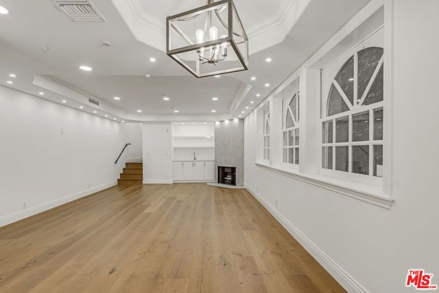 342 N Palm 102, Beverly Hills, CA 90211