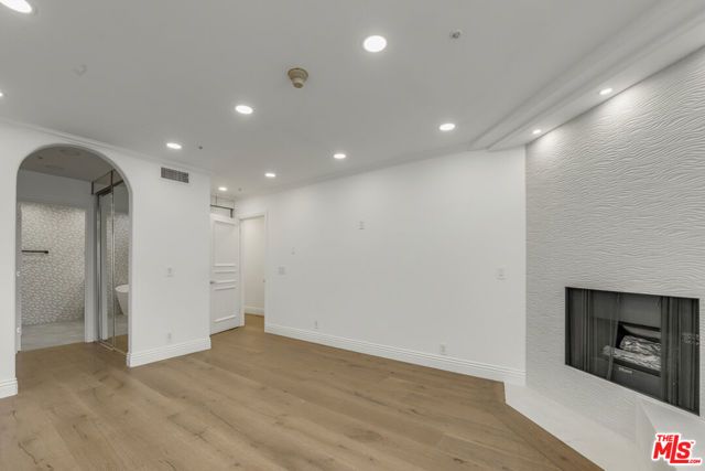 342 N Palm 102, Beverly Hills, CA 90211