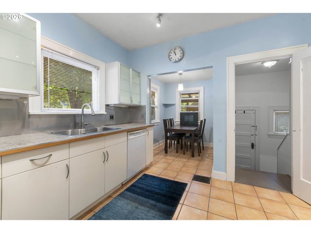 3235 Se 52ND Ave, Portland, OR 97206