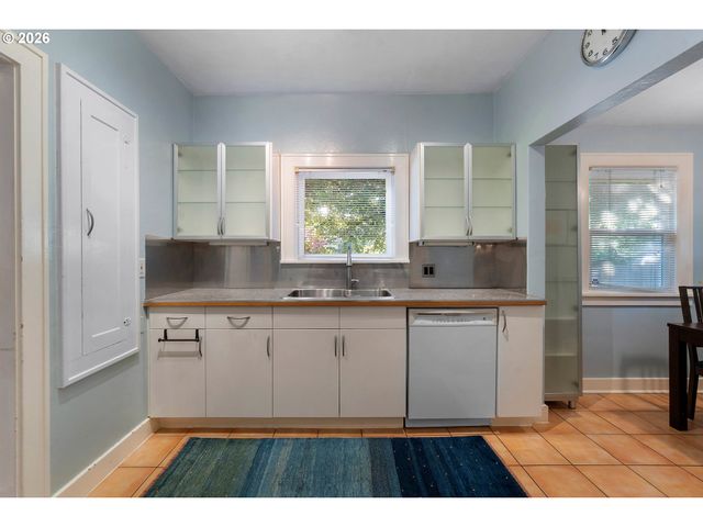 3235 Se 52ND Ave, Portland, OR 97206