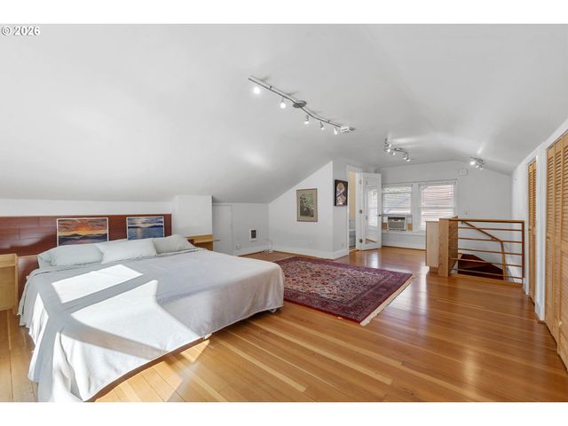 3235 Se 52ND Ave, Portland, OR 97206