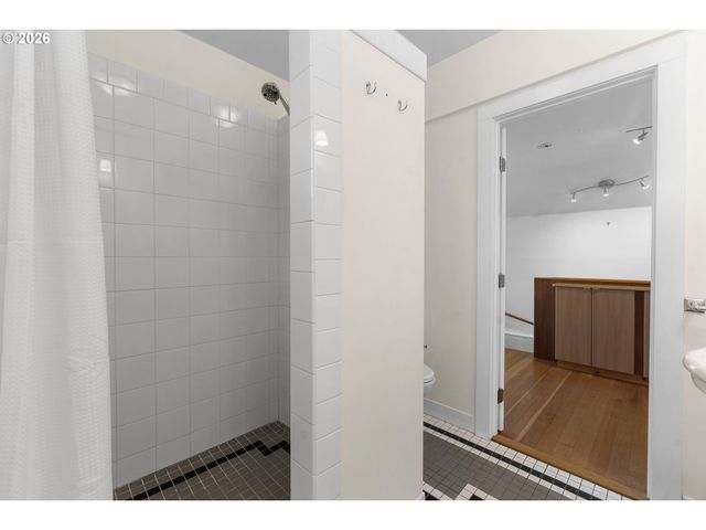 3235 Se 52ND Ave, Portland, OR 97206