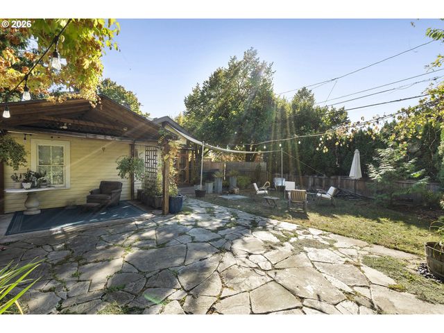3235 Se 52ND Ave, Portland, OR 97206