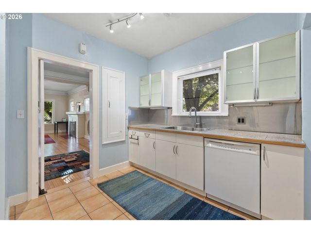 3235 Se 52ND Ave, Portland, OR 97206