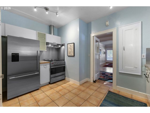 3235 Se 52ND Ave, Portland, OR 97206