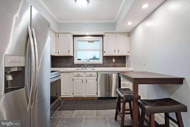 34 RIDGE LN, Levittown, PA 19055