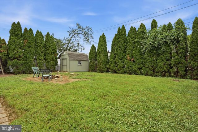 34 RIDGE LN, Levittown, PA 19055