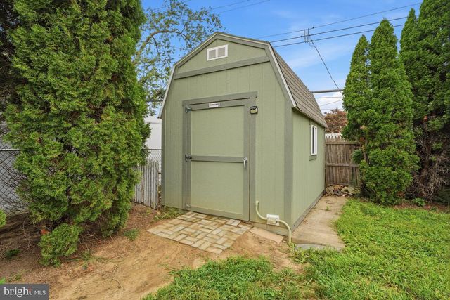 34 RIDGE LN, Levittown, PA 19055