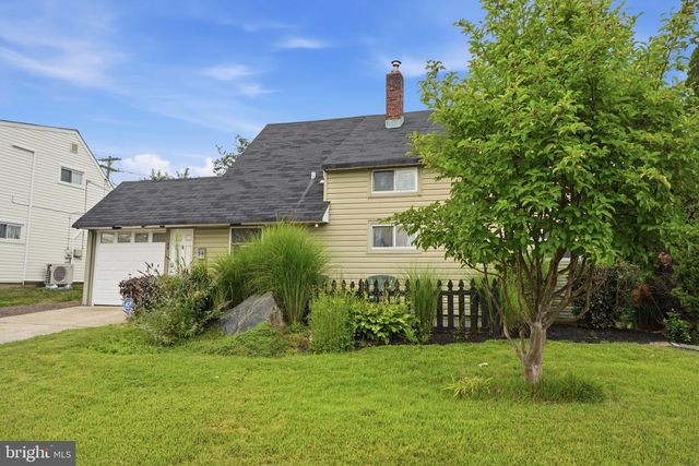 34 RIDGE LN, Levittown, PA 19055