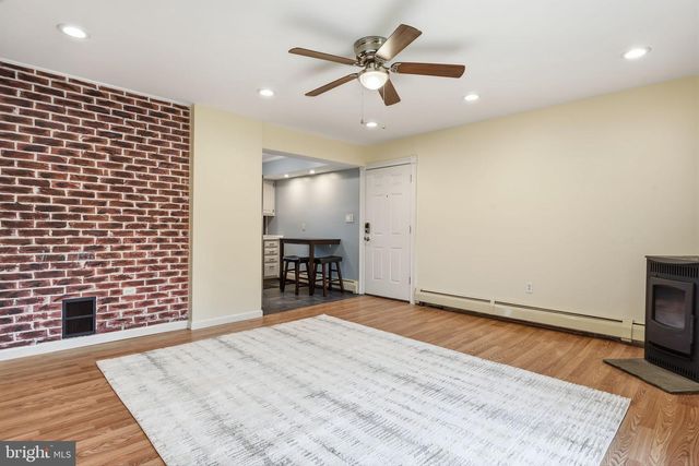 34 RIDGE LN, Levittown, PA 19055