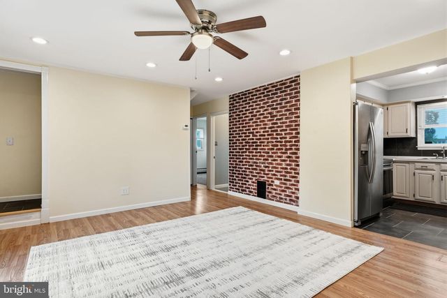 34 RIDGE LN, Levittown, PA 19055