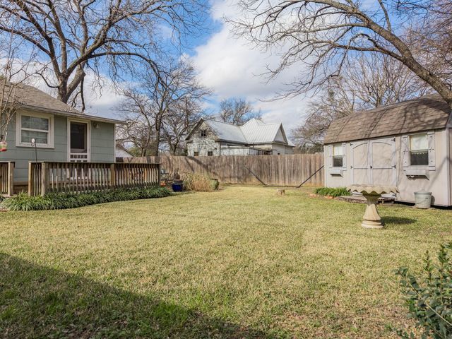 106 N Corporation Street, Hillsboro, TX 76645