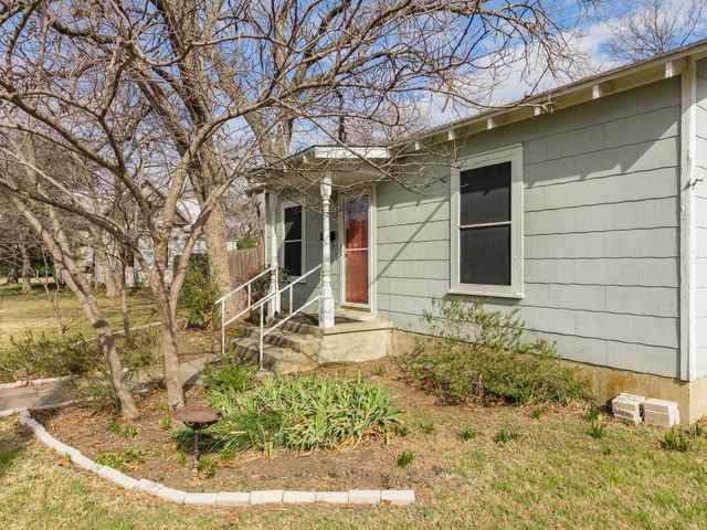 106 N Corporation Street, Hillsboro, TX 76645