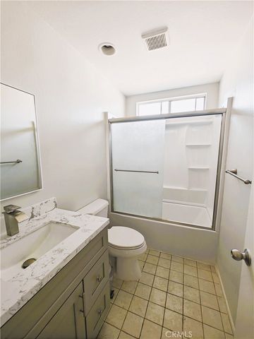 448 E Walnut Avenue, Glendora, CA 91741