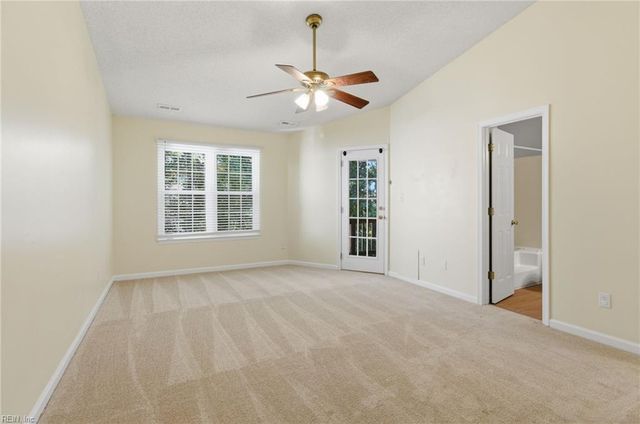 906 Allendale DR, Hampton, VA 23669