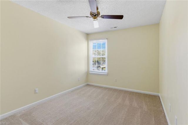 906 Allendale DR, Hampton, VA 23669