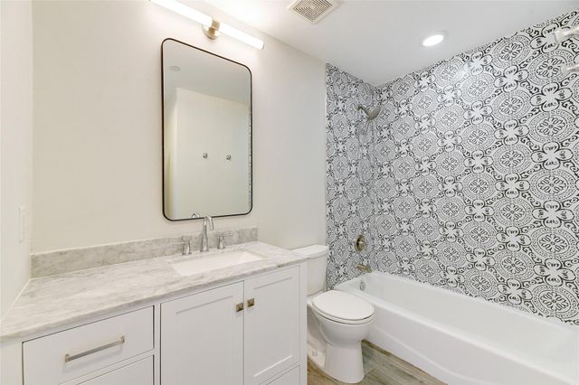 603 Davis ST 1205, Austin, TX 78701