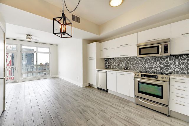 603 Davis ST 1205, Austin, TX 78701