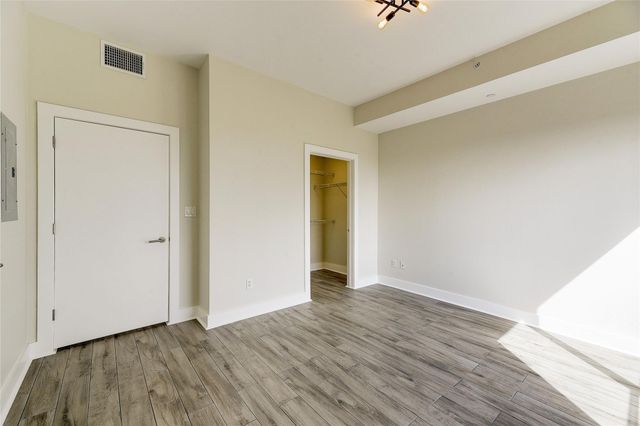 603 Davis ST 1205, Austin, TX 78701