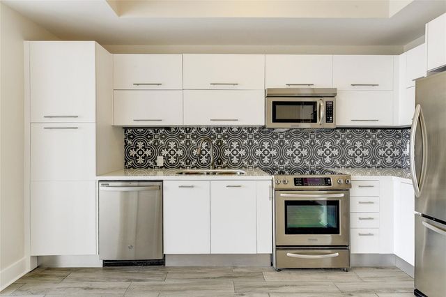 603 Davis ST 1205, Austin, TX 78701