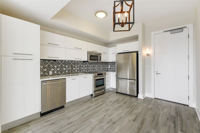 603 Davis ST 1205, Austin, TX 78701