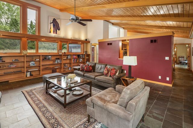 6 Robb Farm Road, North Oaks, MN 55127