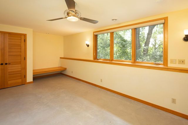 6 Robb Farm Road, North Oaks, MN 55127