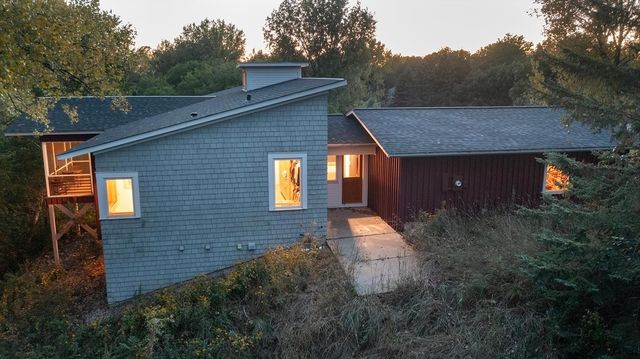 6 Robb Farm Road, North Oaks, MN 55127