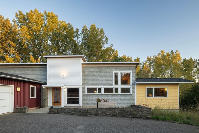 6 Robb Farm Road, North Oaks, MN 55127