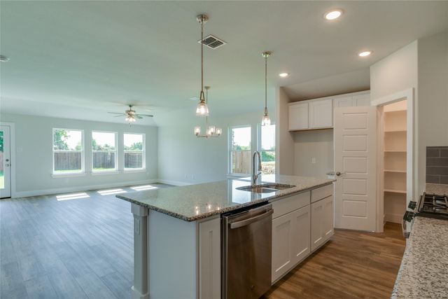 605 Finlee Way, Tioga, TX 76271