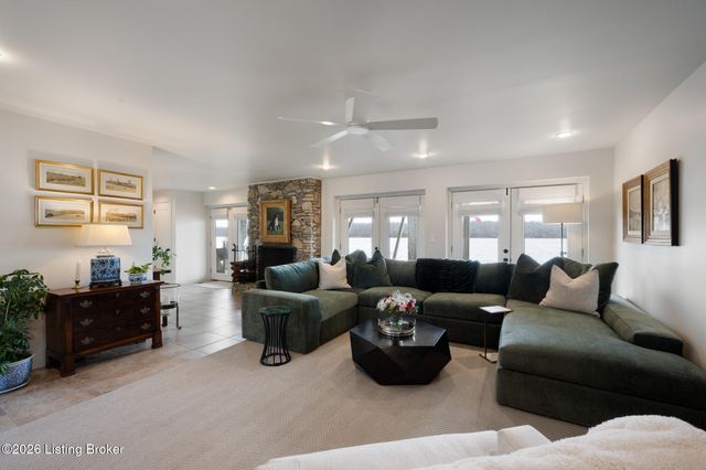 3028 Belknap Beach Rd, Prospect, KY 40059