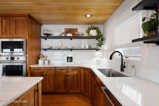 3028 Belknap Beach Rd, Prospect, KY 40059